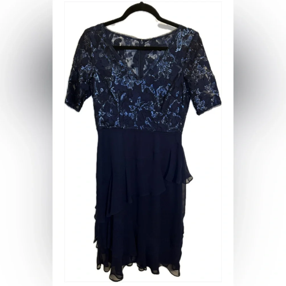 Adrianna Papell Navy Floral Lace and Chiffon Midi Dress. Size 4 - Picture 2 of 7